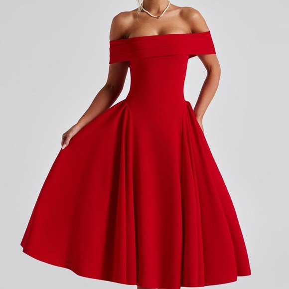 Chic Strapless Red Dress - Picture 5 of 6